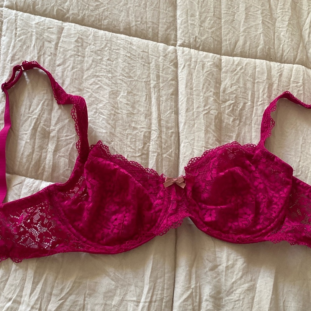 Gilligan & OMalley hot pink lace bra